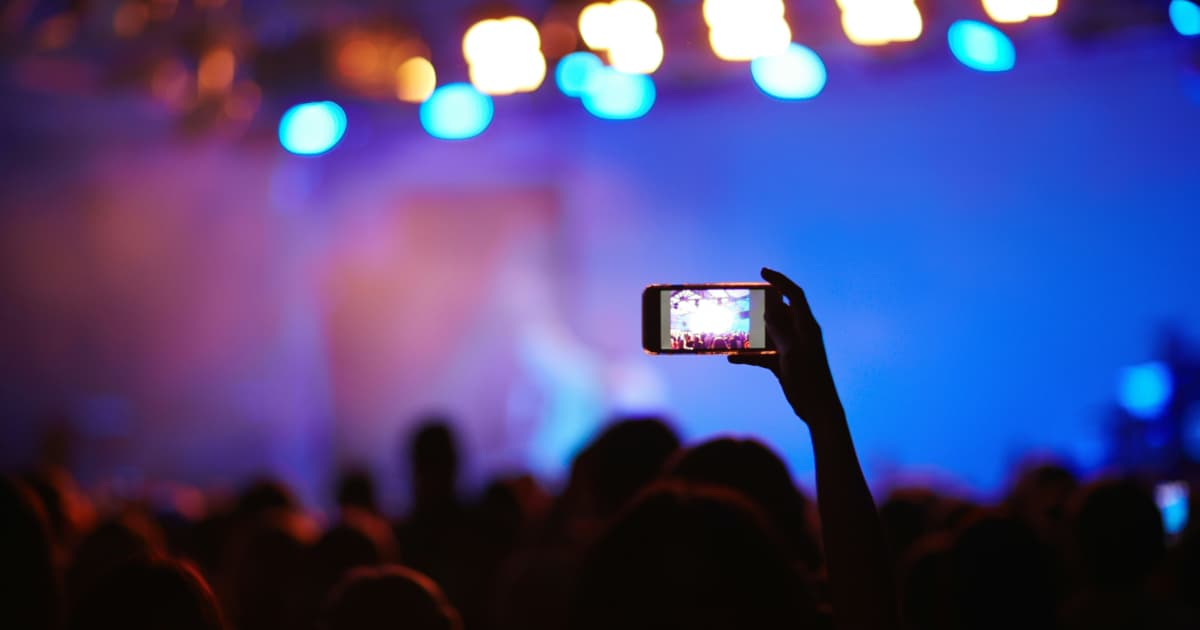 Luxury, Legends & Late-Night Fame: The 1988 Mercedes-Benz 560SEC Once Owned by Johnny Carson