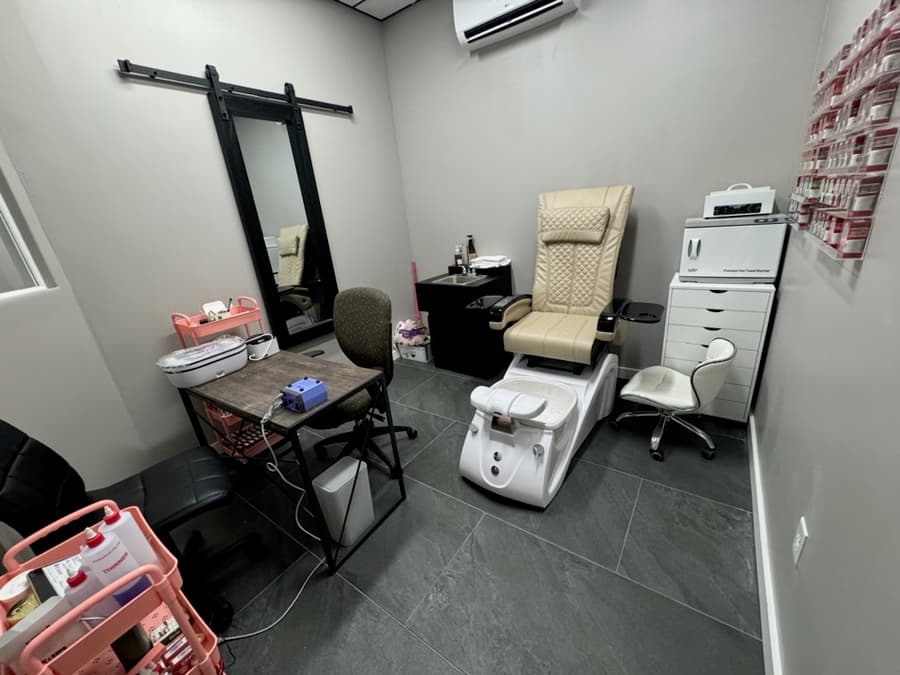 Sarah Nail Studio Joins Hill Country Salon Suites, Highlighting Trend Towards Independent Beauty Services in Georgetown
